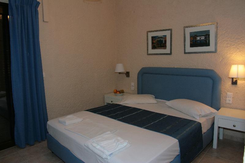 Perla Hotel Agia Pelagia Exteriör bild